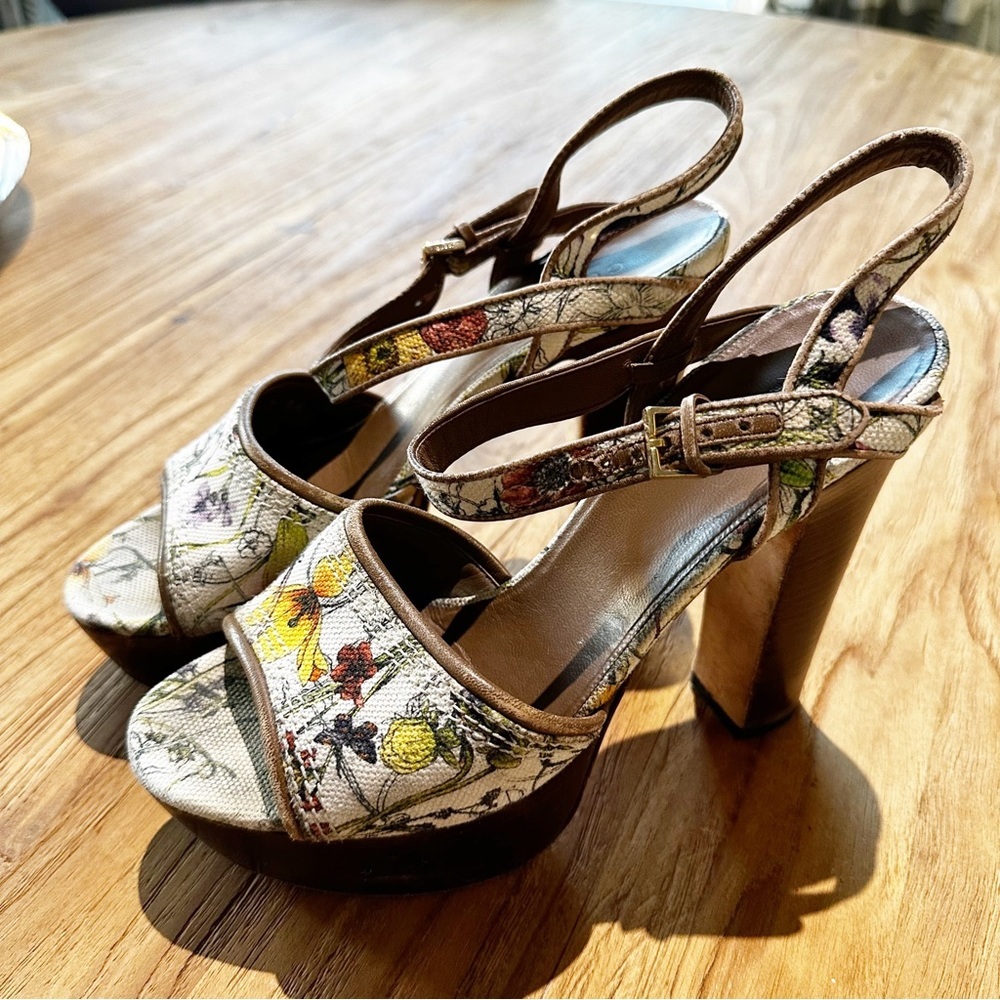 Gucci Women’s Danielle Flora Infinity Canvas Leather Platform Heel Sandals Strap - Picture 2 of 16